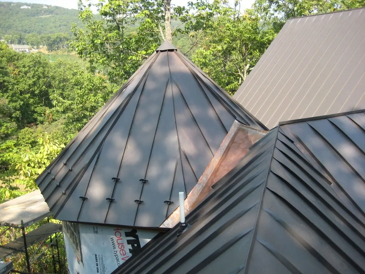 Professional Roof Tarp Installation by Craftsman Roofing in Rendalia